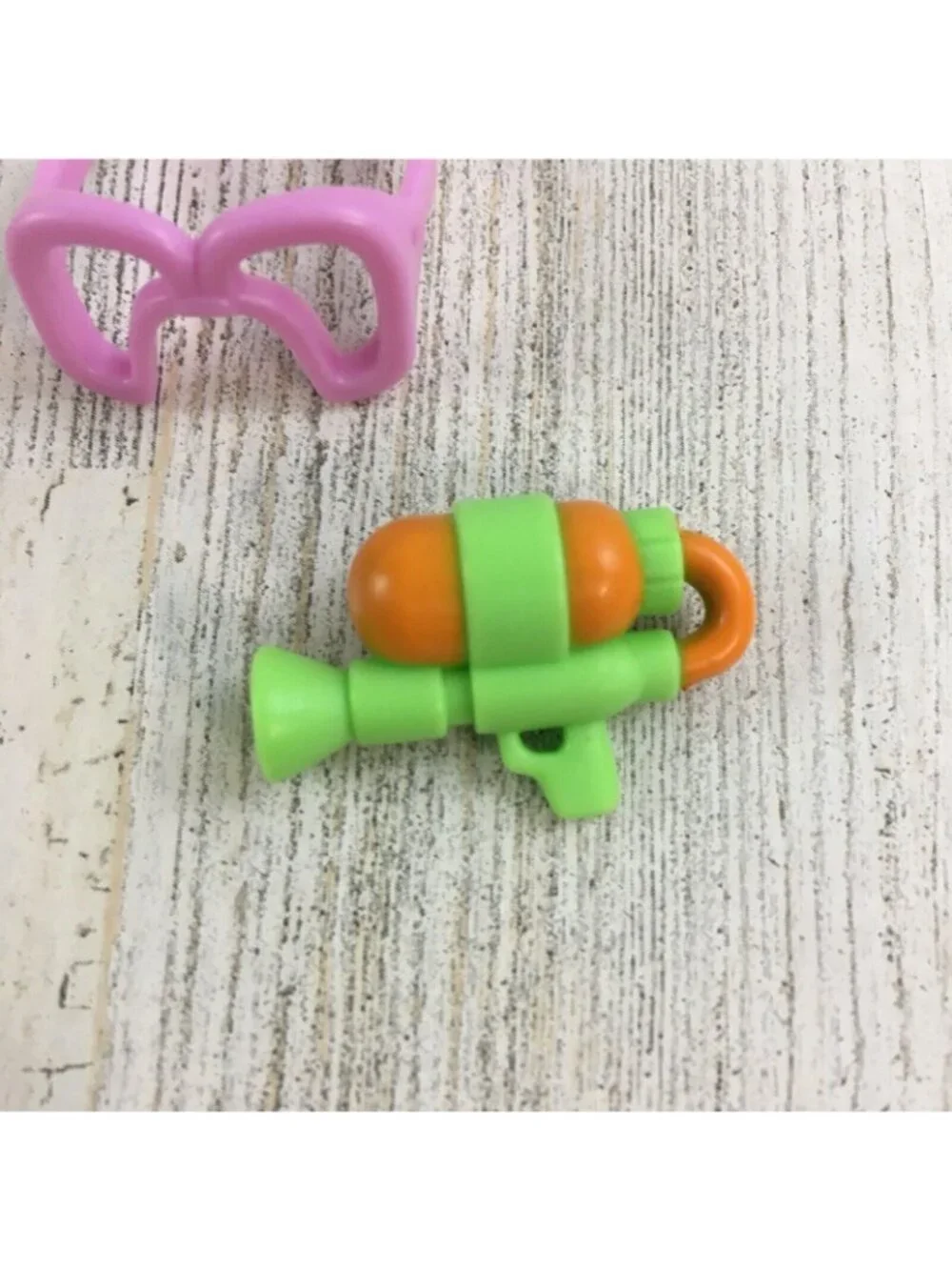 Bluey Figure Goggles and Squirt Toy Replacement for Pool Time Playset